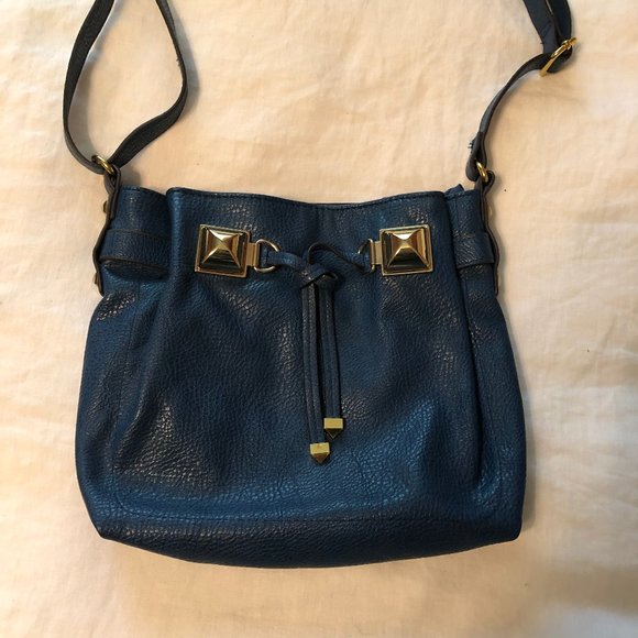 navy and gold bag